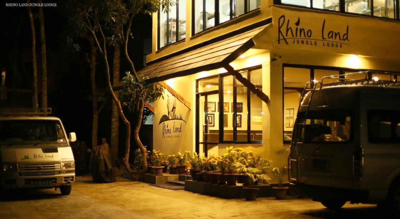Rhino Land Jungle Lodge Sauraha Exterior foto