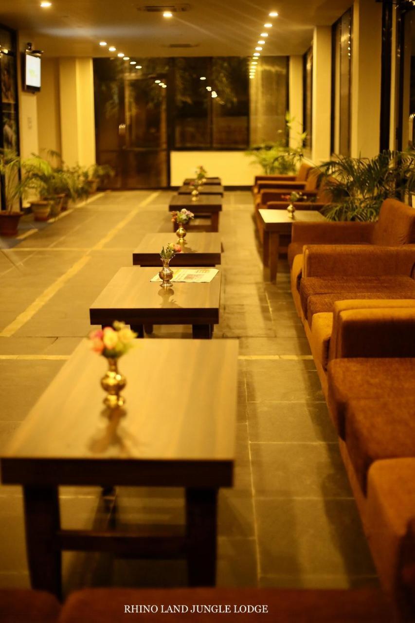 Rhino Land Jungle Lodge Sauraha Exterior foto